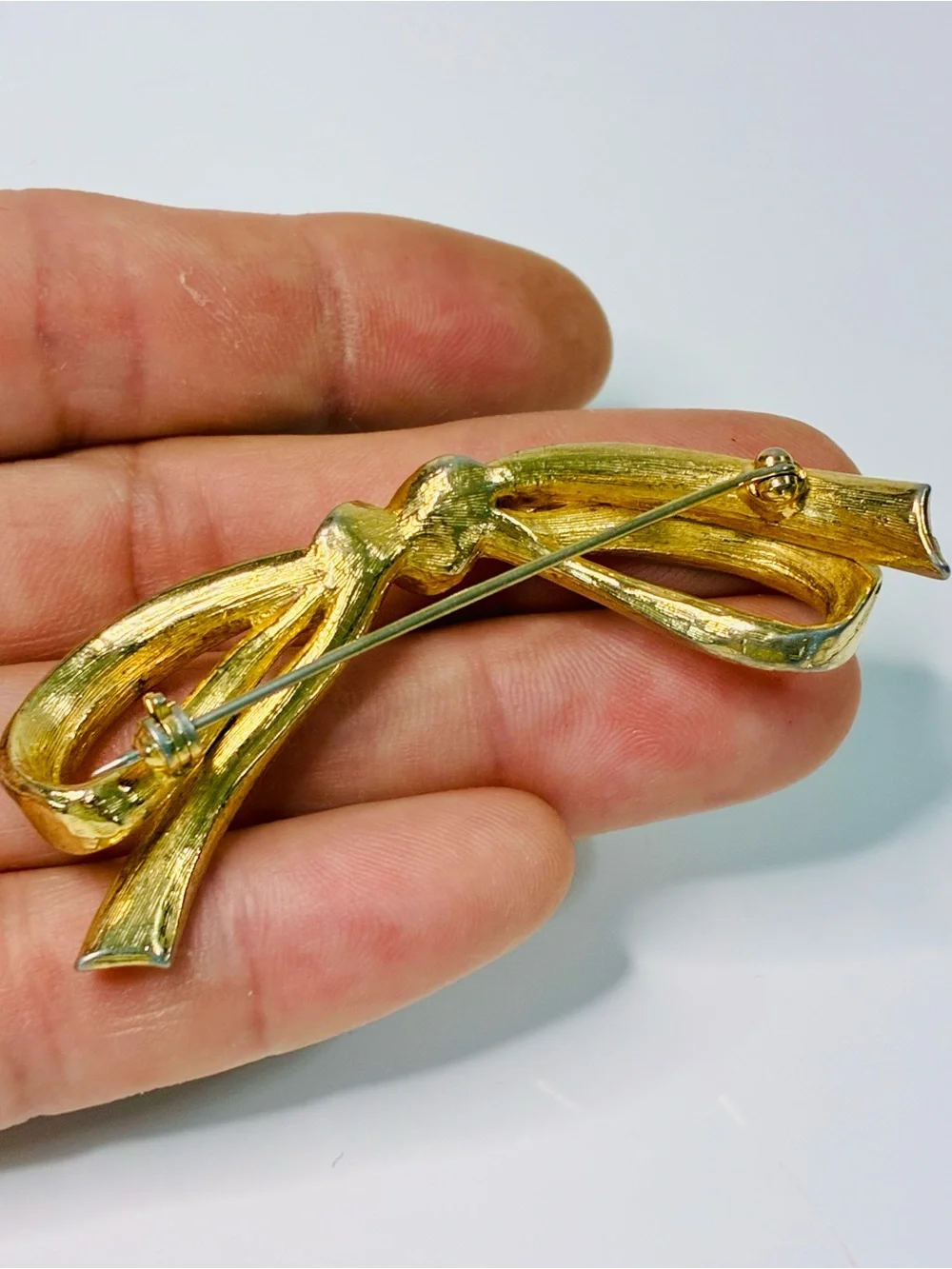 VTG Classic Gold & Black Enamel Bow Brooch with Clear Rhinestones